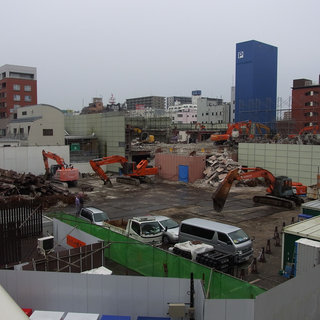 お散歩写真　高崎駅前のビブレの解体工事。　１７