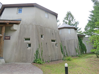 軽井沢絵本の森美術館