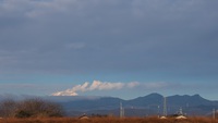噴煙がたなびく今朝の浅間山（2025年1月21日） 2025/01/21 15:42:40