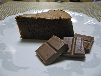 イトスギのチョコレートケーキに“甘さ控えめ”が登場！