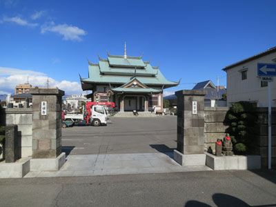 レンガ倉庫と「東福寺」