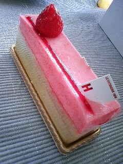 川原のケーキ屋